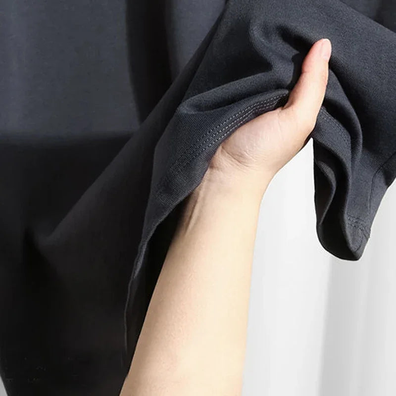 Funny cat reading book T